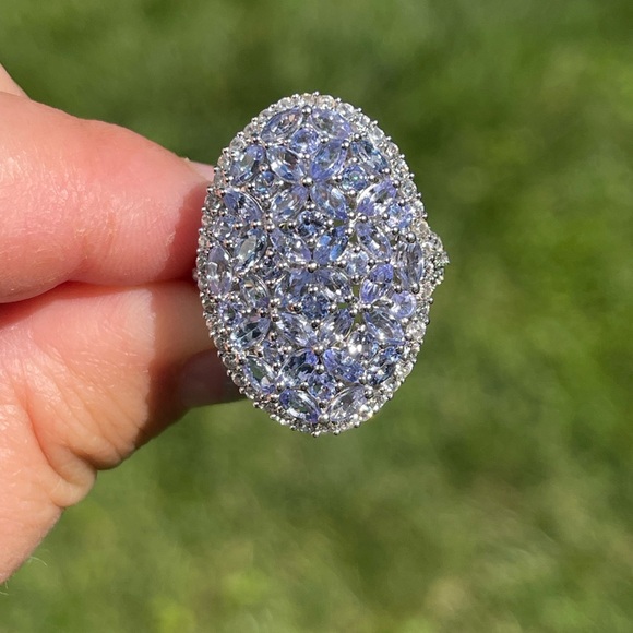 Jewelry - Tanzanite and white zircon floral ring